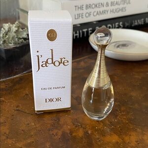 Brand New Dior j’adore Deluxe Size Mini Eau de Parfum Perfume